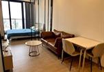 Location vacances Khlong Tan Nuea - High Floor Apt with Large Living Room Pool and Gym-3