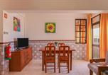 Location vacances Porches - Torre Sol 4º7,Vista Mar,com piscina-4