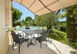 Location vacances Caumont-sur-Durance - Cozy Home In Cabannes With Wifi-3