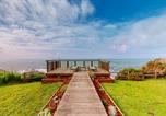 Location vacances Upper Lake - Oceanfront Elk Cottage - Deck Views & 7 Acres-2