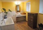Location vacances  Gare de Greifswald - Neu Fewo im Bauernhaus mit idyllischem Innenhof und Naturgarten-2