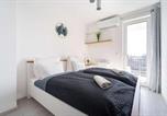 Location vacances Göd - Central - Sunny - Spacious - Balcony-1
