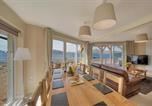 Location vacances Glencoe - Beach Houses with Hot Tubs-3