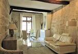 Location vacances  Hérault - Serinity - 17th century, designer apartment-2