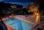 Location vacances Malcesine - Red house conditioned whit pool enchanting lake view-3
