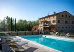 Location vacances Macerata - 6 Bedroom Beautiful Home In Treia-1