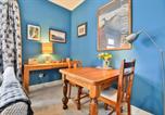 Location vacances  Gare de Swansea - Bright Maisonette Near Beach & University-4