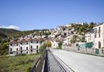 Location vacances  Province d'Isernia - 4 Bedroom Stunning Home In Montenero Val Cocchiar-3