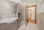 Location vacances Caprino Veronese - La Fenice Private Gardent Free-4