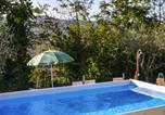 Location vacances Serrungarina - Holiday home Dei Pavoni, Montemaggiore with private pool-2