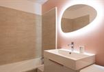 Location vacances  Hauts-de-Seine - Pretty cocoon of love close to the City of Light-4