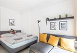 Location vacances Hambourg - Two Bedroom Apartment and Bathrooms-3