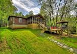 Location vacances Chattanooga - Bear Naked Hideaway - Relax in the hot tub with sounds from the nearby creek-4
