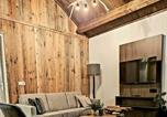 Location vacances Arriach - Stylish Loft Apartment with Mountain View near the Lake-4