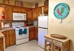 Location vacances Taos - Valley Condo 109 - Chili Peppers - Creekside - Wifi - Hot Tub - Fireplace - Washer - Dryer - Playground-4