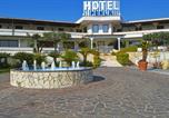 Hôtel Altavilla Silentina - Perla Hotel e Garden - Free Parking and Pool - Open area with Beautiful view of the Landscape-1
