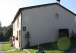 Location vacances Châtenois - Maison de charme près de Neufchâteau avec jardin, terrasse et jeux extérieurs - Fr-1-589-163-2