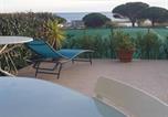 Location vacances Porquerolles - Studio Cabine à Giens avec Terrasse, Piscine et Parking - Fr-1-335-193-1