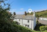Location vacances Veryan - Coastguard Cottage - set in an elevated position with fabulous views overlooking Portloe-1