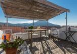Location vacances  Province d'Oristano - Su Dandaru, the castle view house-2