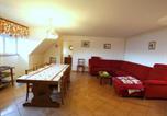Location vacances Orbey - Maison familiale à Orbey, 3 chambres, parking privé, espace vert, jeux pour enfants - Fr-1-744-26-2