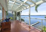 Location vacances Cams Wharf - Sunshine Waterfront 3 Bedroom Lakehouse-2