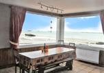 Location vacances Asnelles - Maison spacieuse avec vue sur la mer à Arromanches-les-Bains-1
