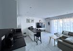 Location vacances Cavalaire-sur-Mer - T2 climatisé, parking privé, proche plage - Fr-1-100-366-3
