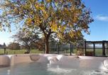 Location vacances  Loire - Grande maison avec piscine privée chauffée et animaux admis - Fr-1-496-3-2