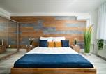 Location vacances Miskolc - Comfort 65 2-Bedroom Apartment with Balcony-2