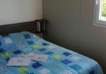 Location vacances Saint-Martin-de-Varreville - Mobil-home confortable avec terrasse - 4 pers. - Api-1-52-2116-3