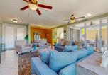 Location vacances  Parc national des Everglades - Canal-front, family-friendly home w/ soaking tub, dock access & water view-3
