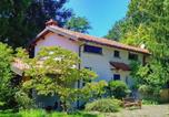 Location vacances  Province de Varèse - Milano Country Club - Villa with private pool and garden-1