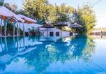 Location vacances  Salir - Casa da Tita-1