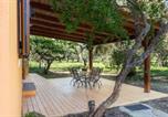 Location vacances  Province d'Oristano - A charming country cottage + bikes and kayaks-4