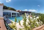 Location vacances Olmeto - Villa conviviale à Olmeto avec piscine privée-1