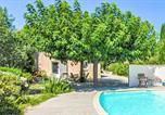 Location vacances Caumont-sur-Durance - Stunning Apartment In Caumont-Sur-Durance-1