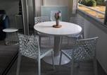 Location vacances  Gard - Appartement 2 pièces cabine climatisé pour 4 personnes au Grau du Roi avec parking - Fr-1-731-128-1