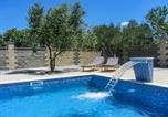 Location vacances Zadarska - Apartments Svarog-1