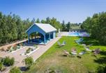 Location vacances Łeba - Awesome Home In Nowecin With Kitchen-1