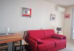 Location vacances Bord de mer de Le Lavandou - Studio climatisé au Lavandou, 1er étage, accès plage, équipements complets - Fr-1-803-16-4