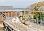 Location vacances Cowes - The Deck House - Seafront Upside-Down House with Solent Views, Gurnard-2