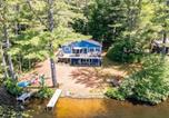 Location vacances Holderness - Hermit Lake Escape Family Fun - Beachfront Bbq-2