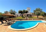 Location vacances Alcantarilha - Villa Verde Do Algarve Eco-Friendly Countryside Retreat Heated Pool 21 Guests Armacao De Pera-1