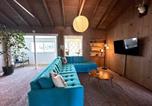 Location vacances Solvang - Game Room! Mid Century Danish Home in Downtown Solvang-4