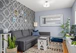 Location vacances Calgary - Bright and Open Coziness. 10 minutes to Stampede-2