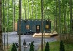 Location vacances Sylva - The Evergreen - Serene, Romantic Getaway, Outdoor Shower, and Hiking-1