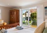 Location vacances St. Florence - Daisy Cottage - St Florence Parking-4