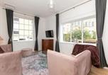 Location vacances Newton St Loe - Central 2 bedroom flat with parking - Pass the Keys-4