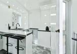 Location vacances  Aéroport international de Birmingham - 2 Bed Terrace House with modern touch-2